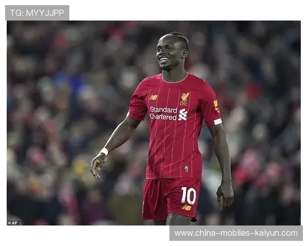 曼联中路渗透后点扫射轻松转化为致胜球